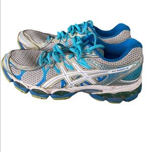 Size 10 Asics Gel-Nimbus 16 Running shoes silver and blue